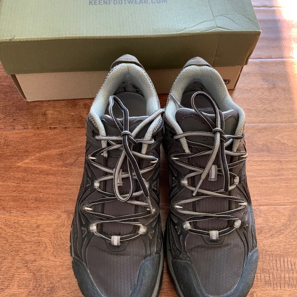 Keen Women’s Aphlex waterproof shoes size 9 - Picture 5 of 6